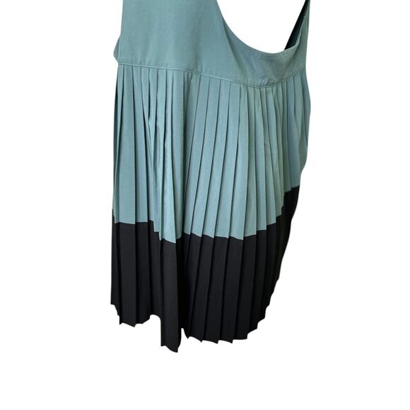 ATHLETA Swing Forward Deep Ocean Teal Pleated Tank - Picture 4 of 6